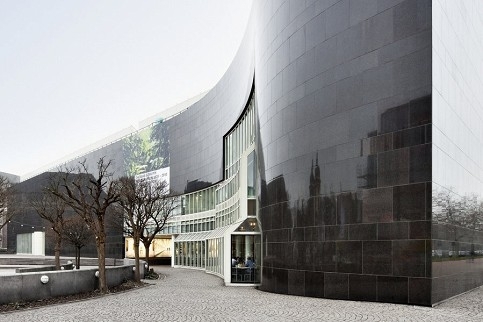 01 DUSSELDORF